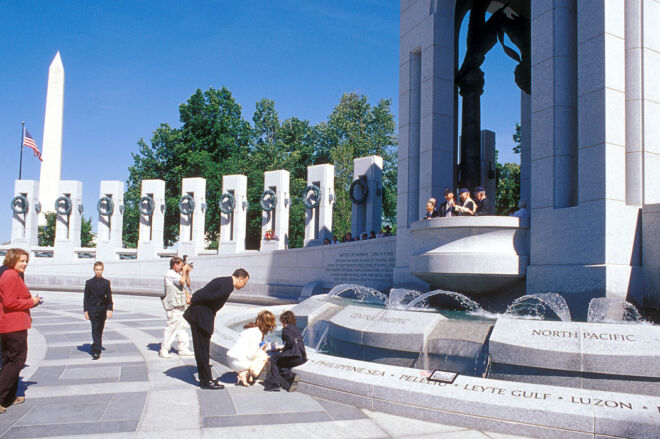 World War II Memorial - Image by Richard Latoff